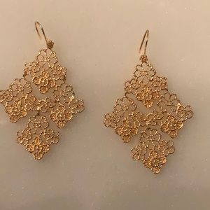 Stella and Dot gold dangle earrings